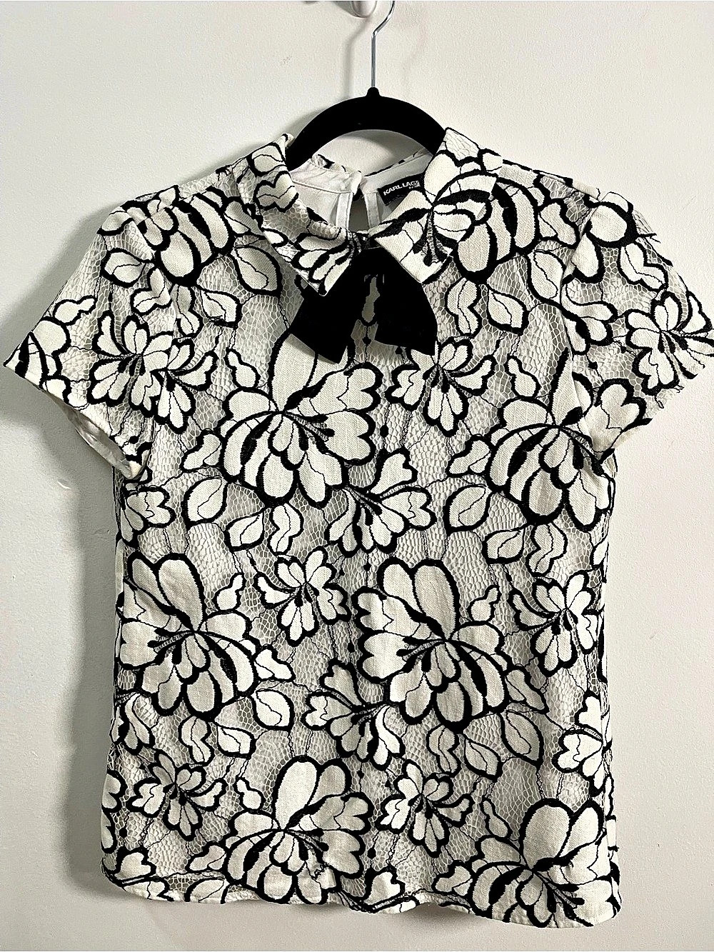 Karl Lagerfeld Paris Floral Lace Bow Top 2